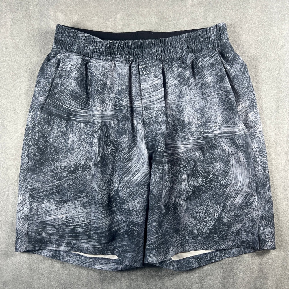Lululemon Channel Cross Swim‎ Shorts 7" Men's Small S Gray Pattern Mesh Liner